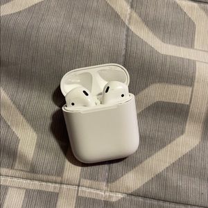 AirPods